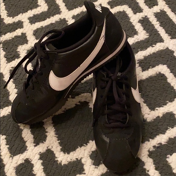 Nike Shoes - Nike Cortez 5.5Y